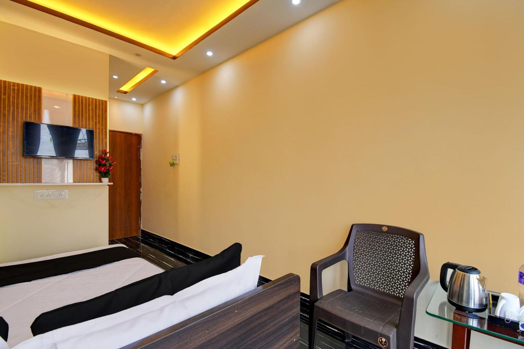 Hotel O Chilli Pepper Hotel And Restaurant Колката Екстериор снимка